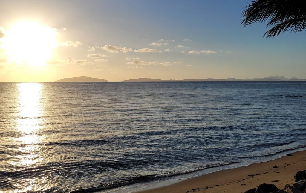 Lucinda Accommodation - Sunrise over the Palm Island group